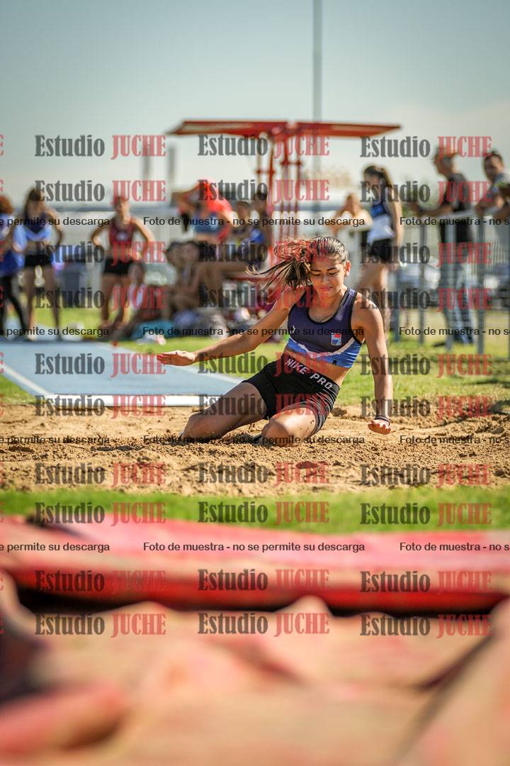 Fotos del salto en largo de mujeres - mayores