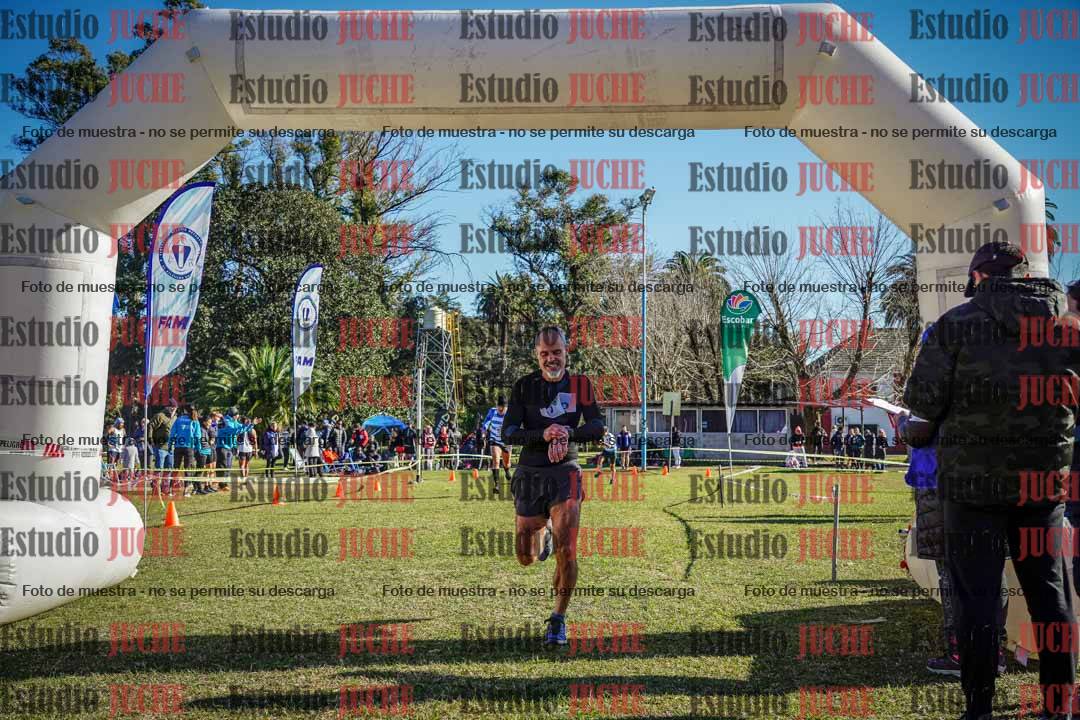Fotos de la llegada del cross de 4000 m - varones
