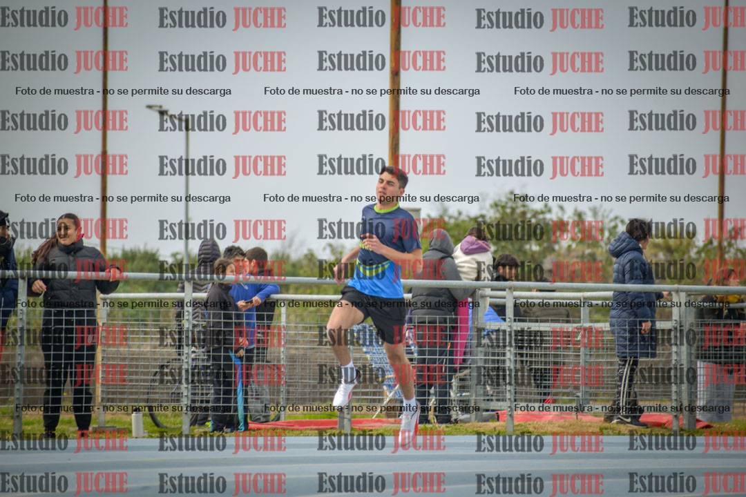 Fotos de los 400 m llanos de varones