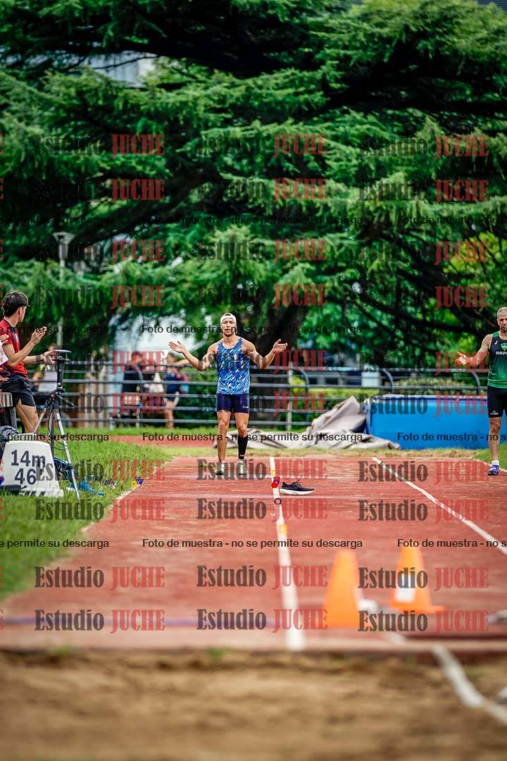 Fotos del salto en largo de varones