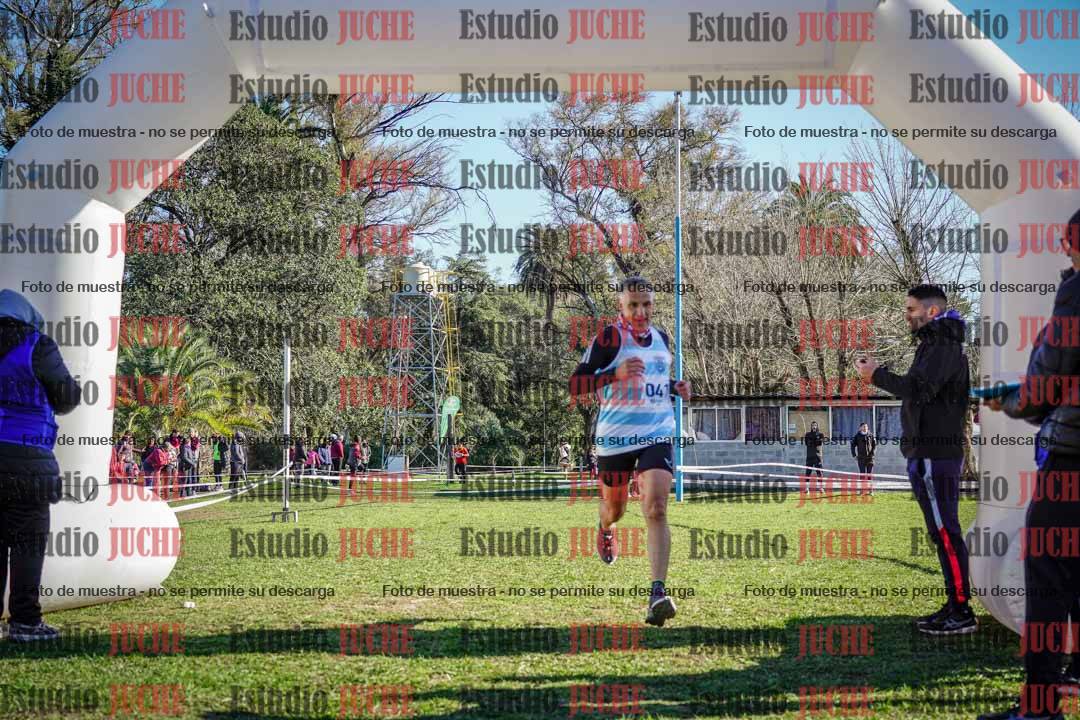 Fotos de la llegada del cross de 4000 m - varones