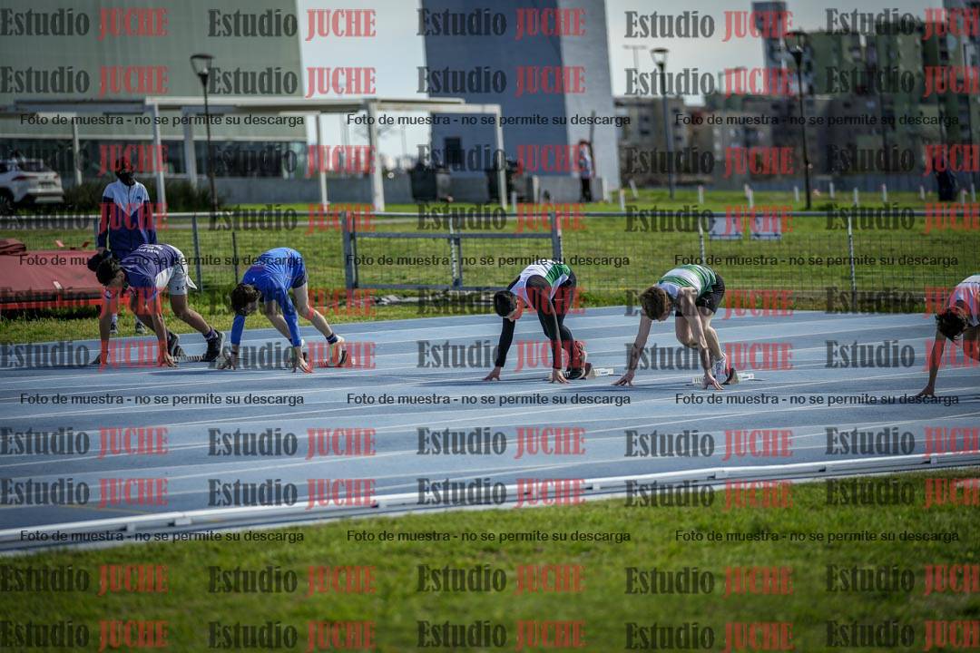 Fotos de los 100 m llanos de varones - U17