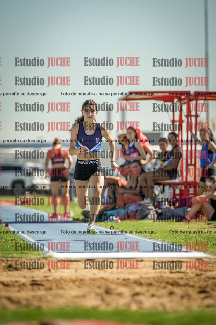 Fotos del salto en largo de mujeres - mayores