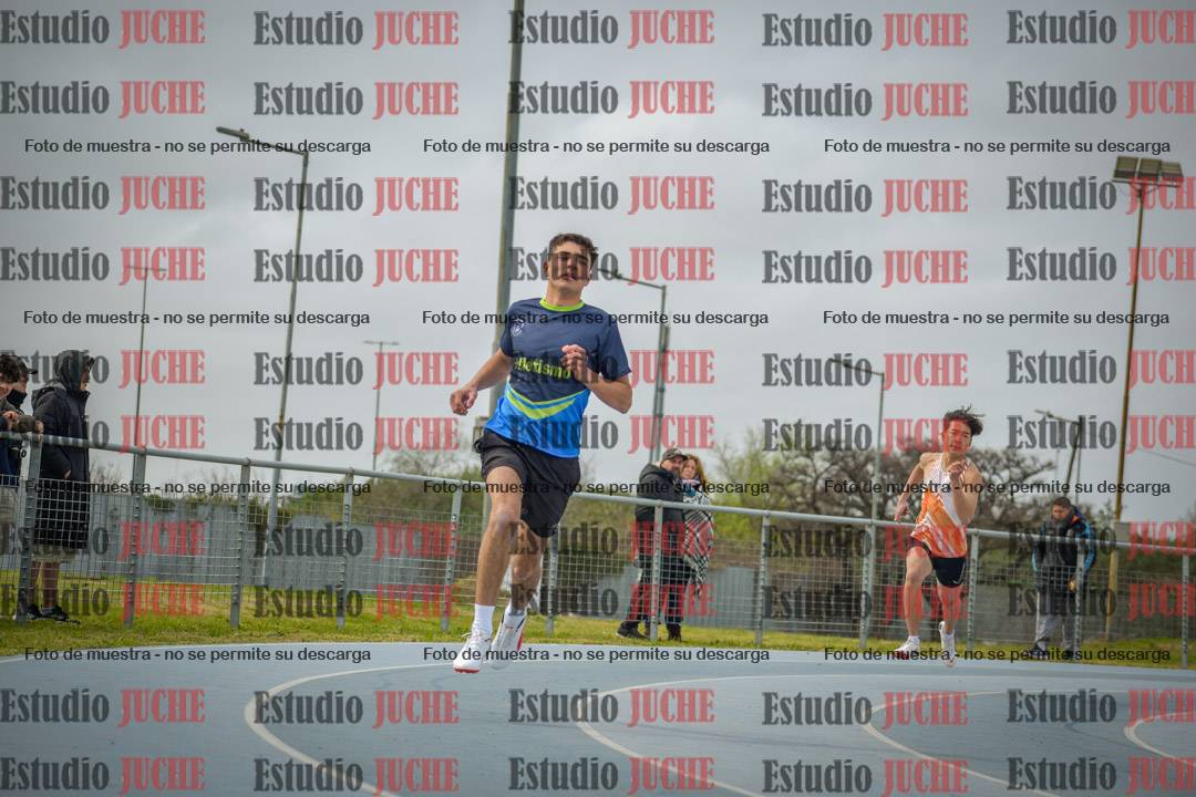 Fotos de los 400 m llanos de varones