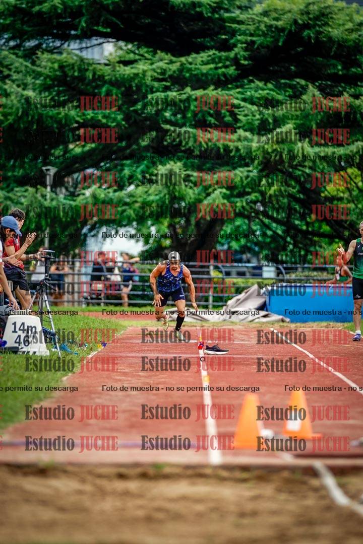 Fotos del salto en largo de varones