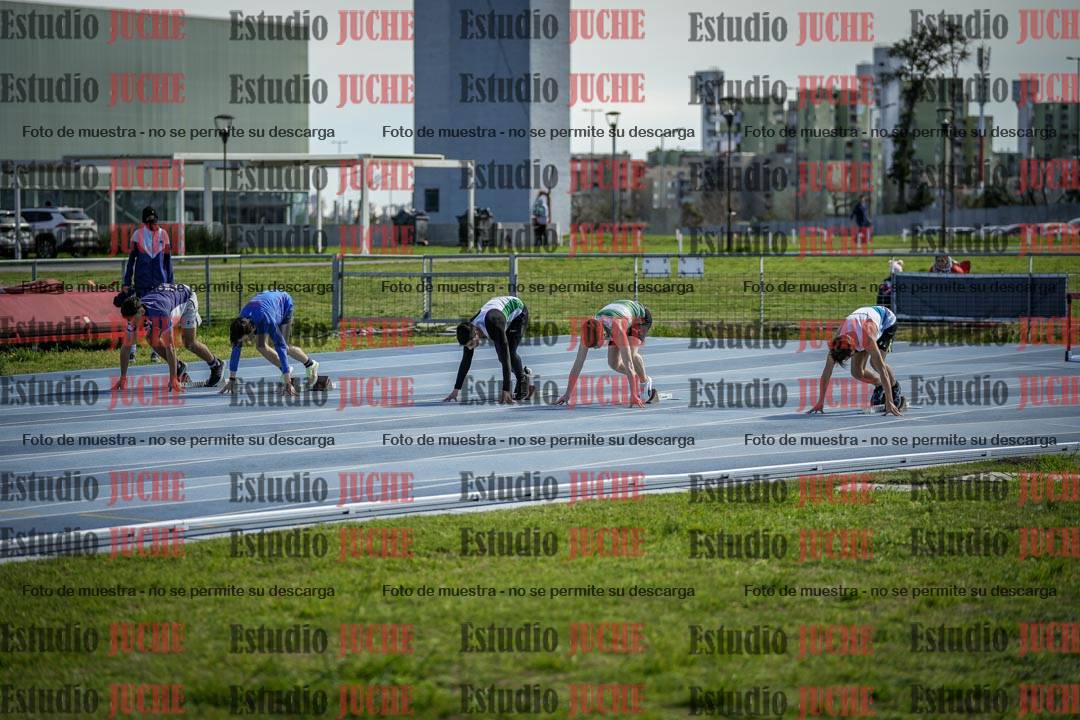 Fotos de los 100 m llanos de varones - U17