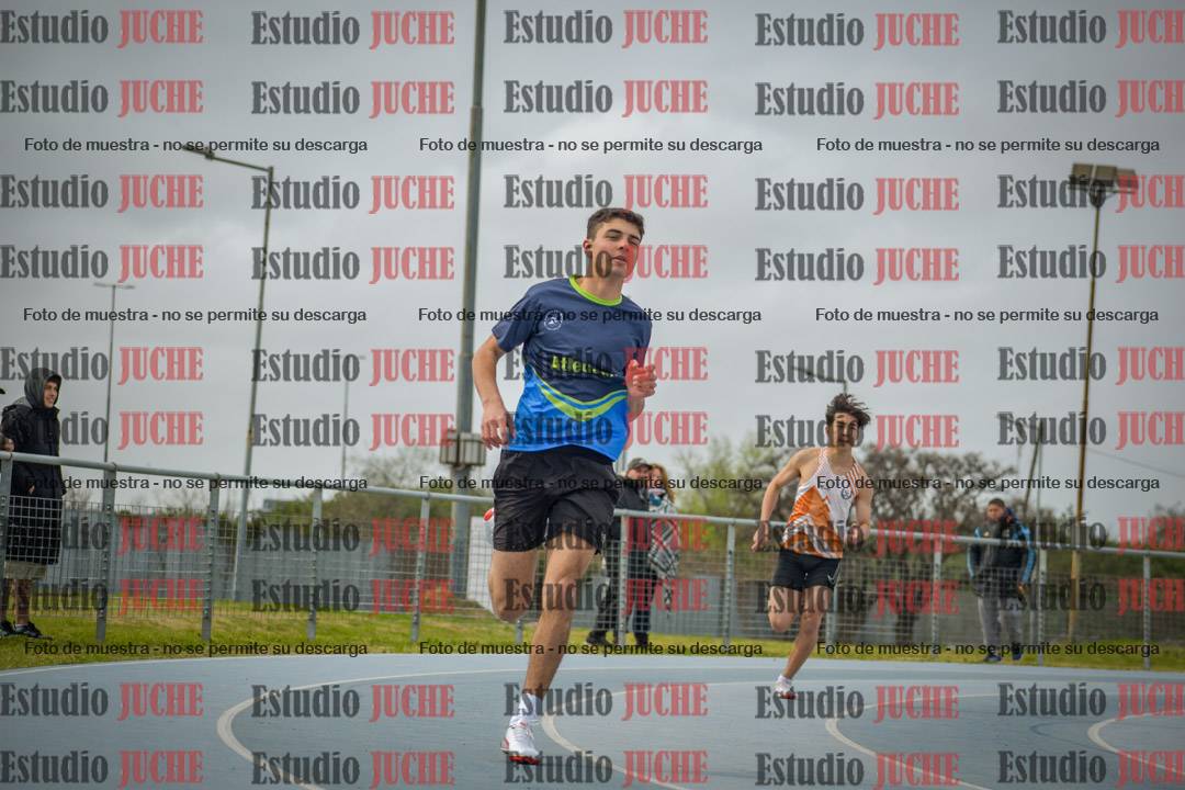 Fotos de los 400 m llanos de varones