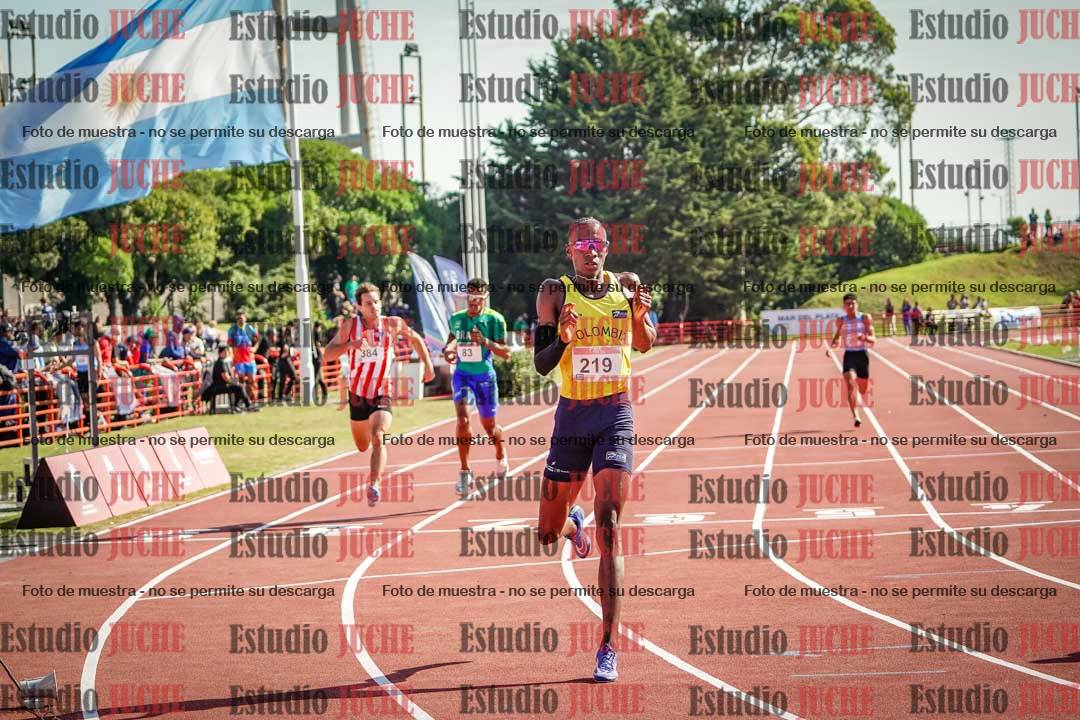 Fotos de los 400 m llanos de varones