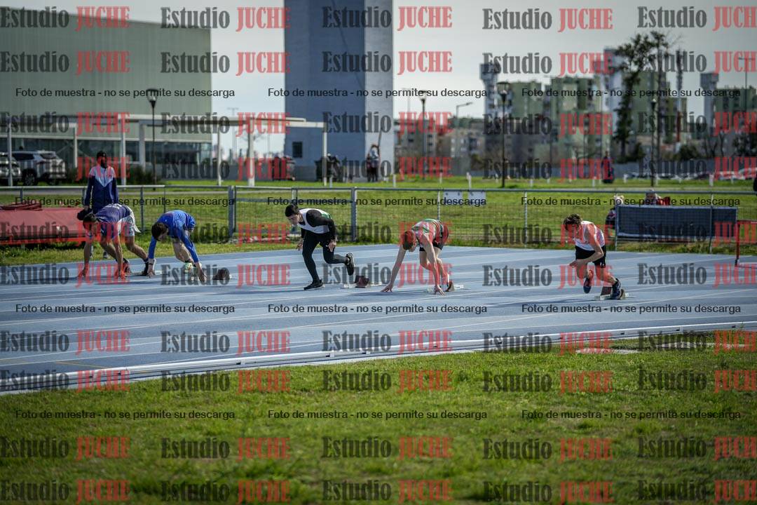Fotos de los 100 m llanos de varones - U17