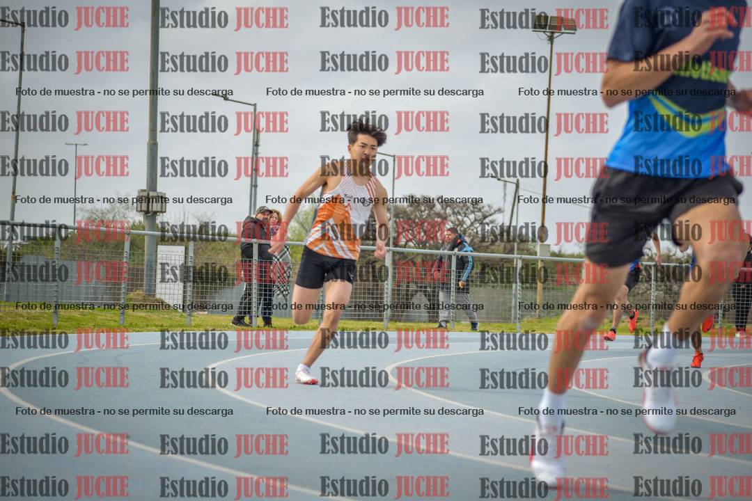 Fotos de los 400 m llanos de varones