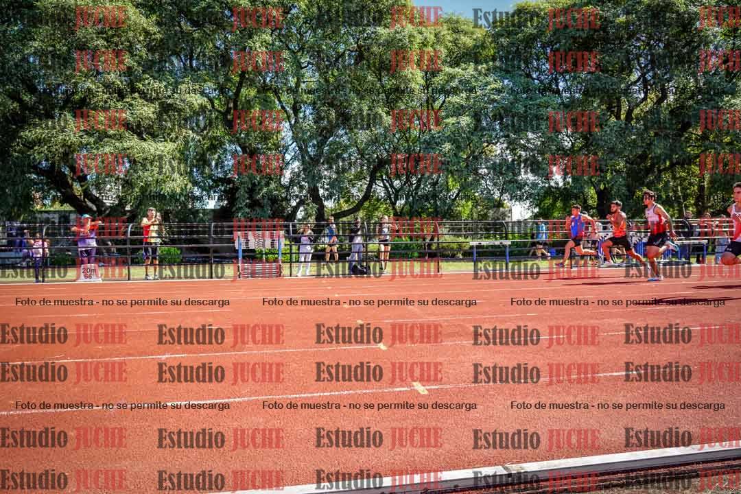 Fotos de los 100 m llanos de varones