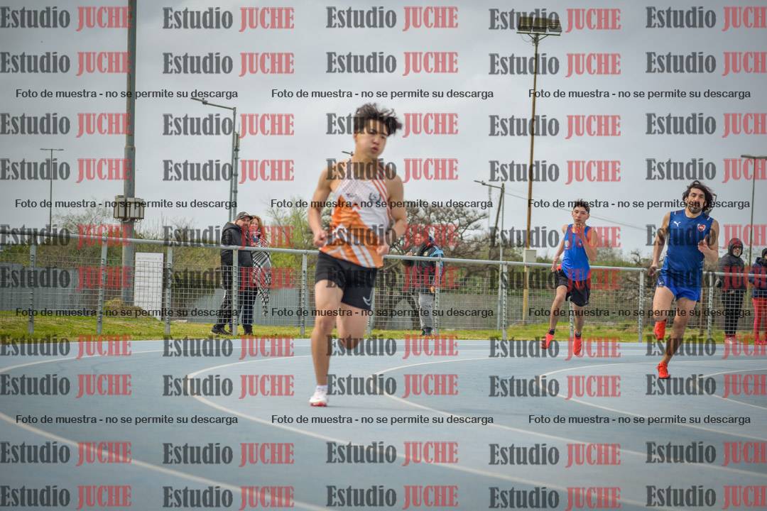 Fotos de los 400 m llanos de varones