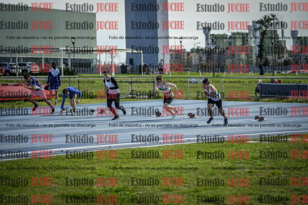 Fotos de los 100 m llanos de varones - U17