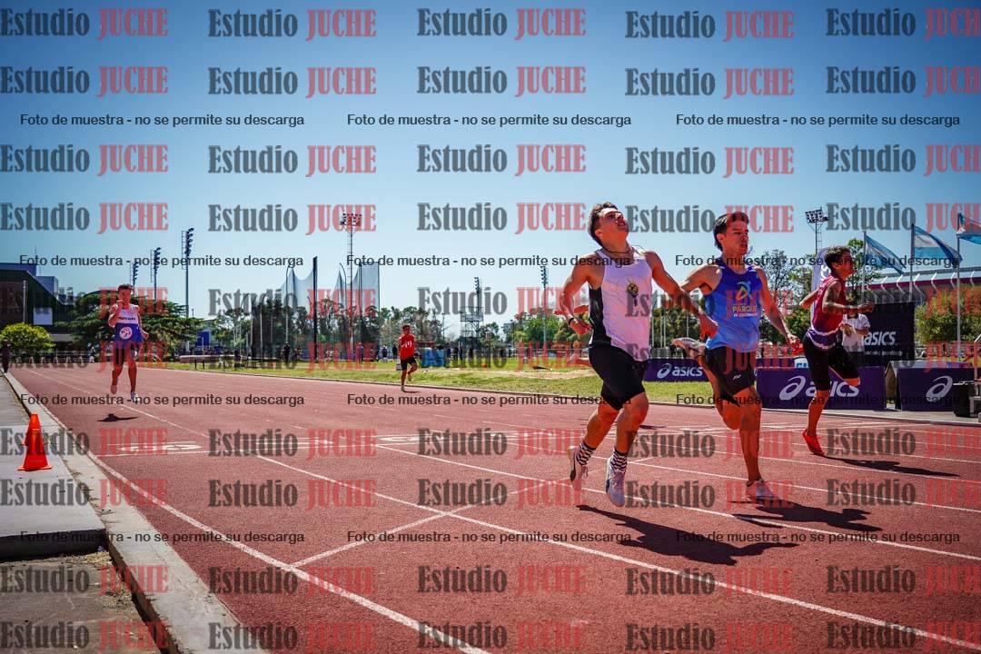 Fotos de los 200 m llanos de varones