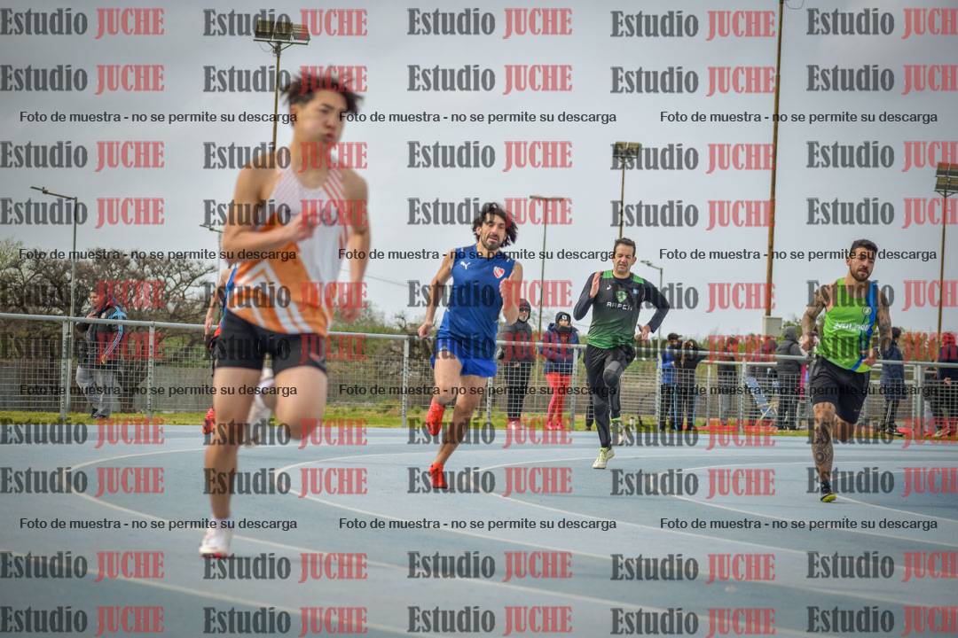 Fotos de los 400 m llanos de varones