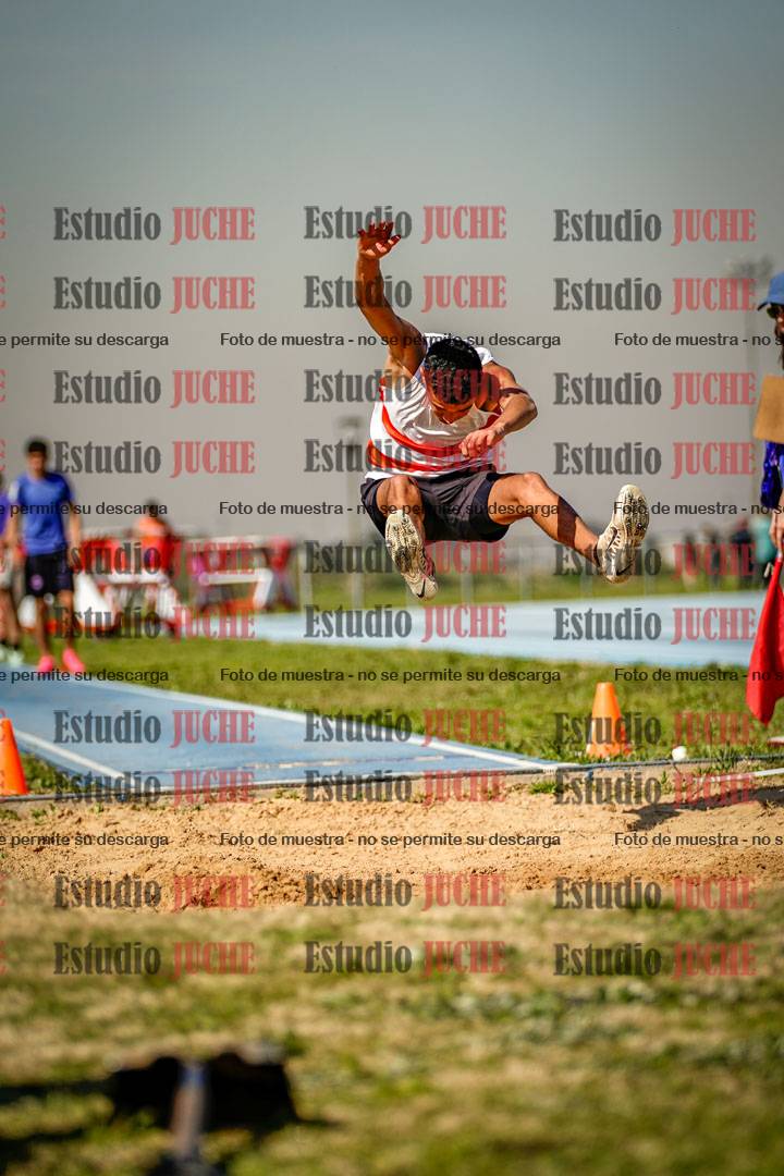 Fotos del salto en largo de varones