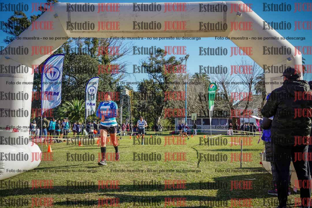 Fotos de la llegada del cross de 4000 m - varones
