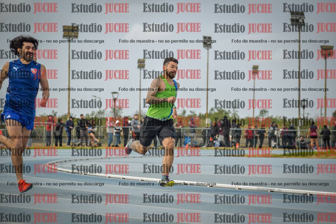 Fotos de los 400 m llanos de varones