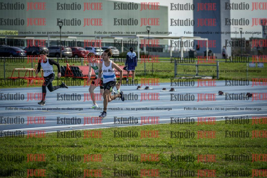 Fotos de los 100 m llanos de varones - U17
