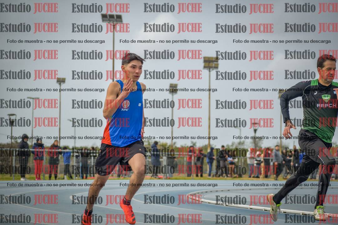 Fotos de los 400 m llanos de varones