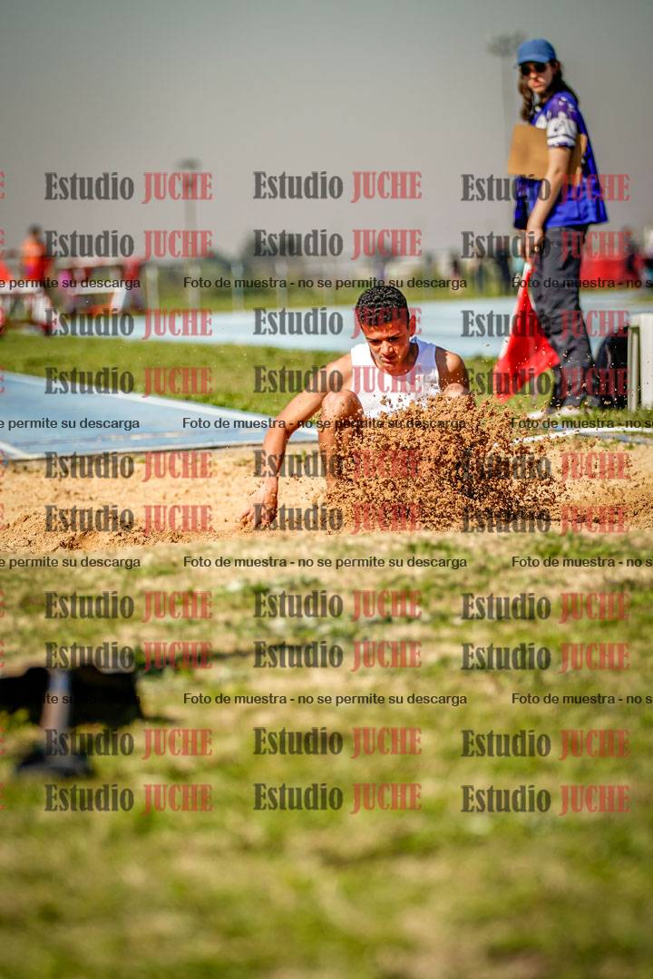 Fotos del salto en largo de varones