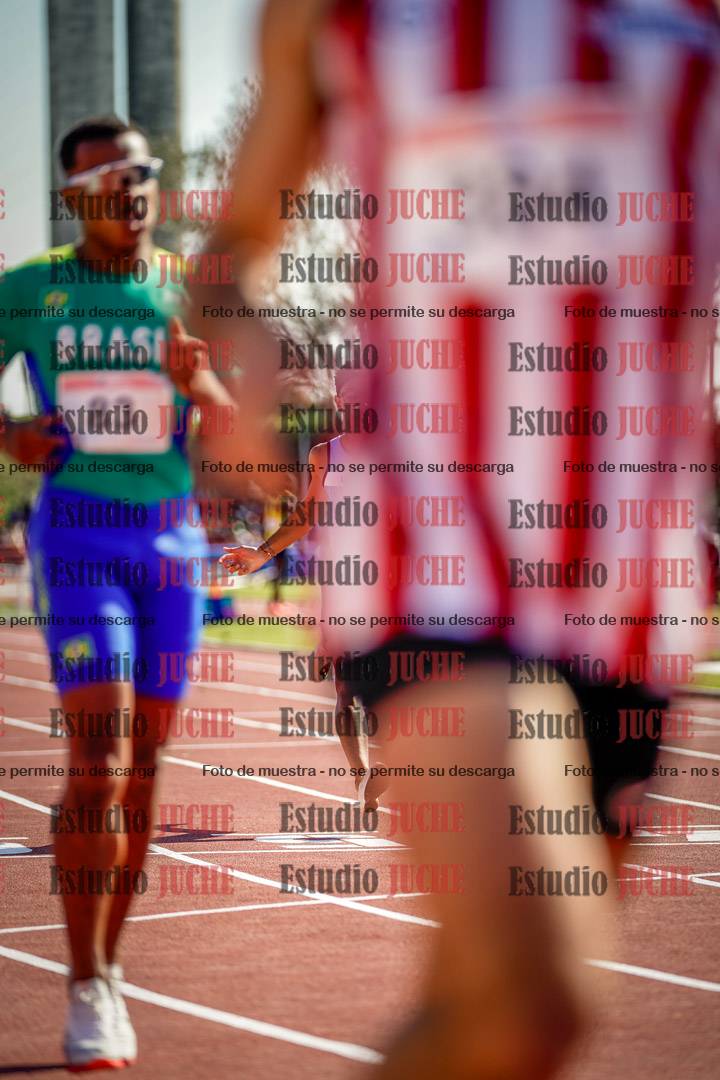 Fotos de los 400 m llanos de varones