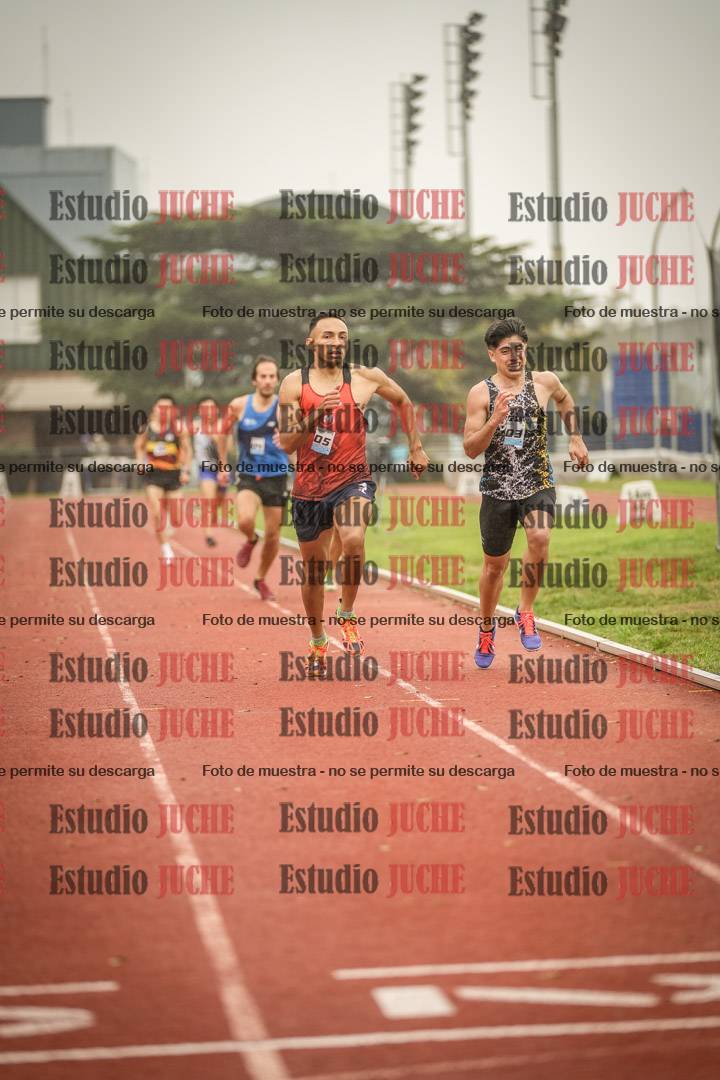 Fotos de los 800 m llanos de varones