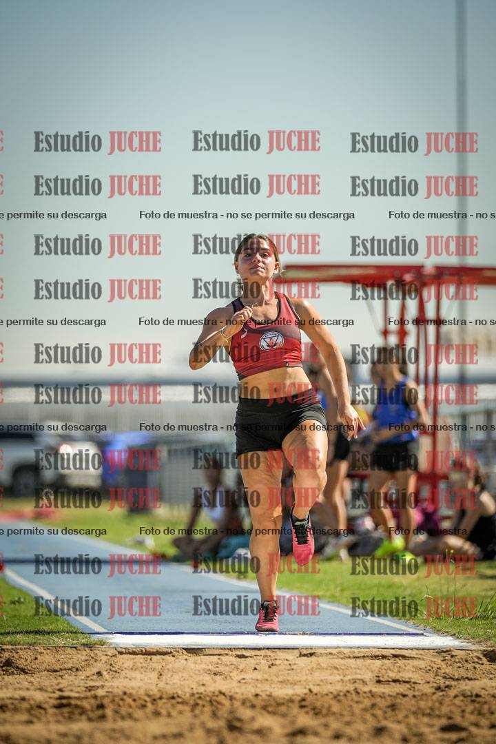 Fotos del salto en largo de mujeres - mayores