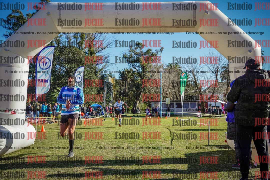 Fotos de la llegada del cross de 4000 m - varones