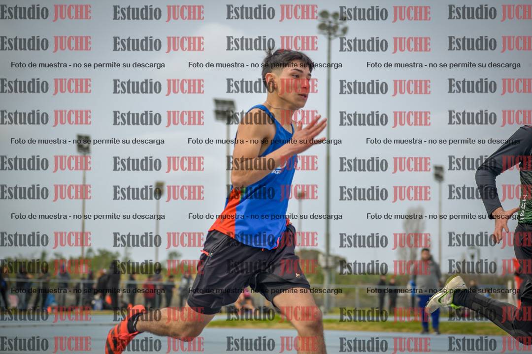 Fotos de los 400 m llanos de varones