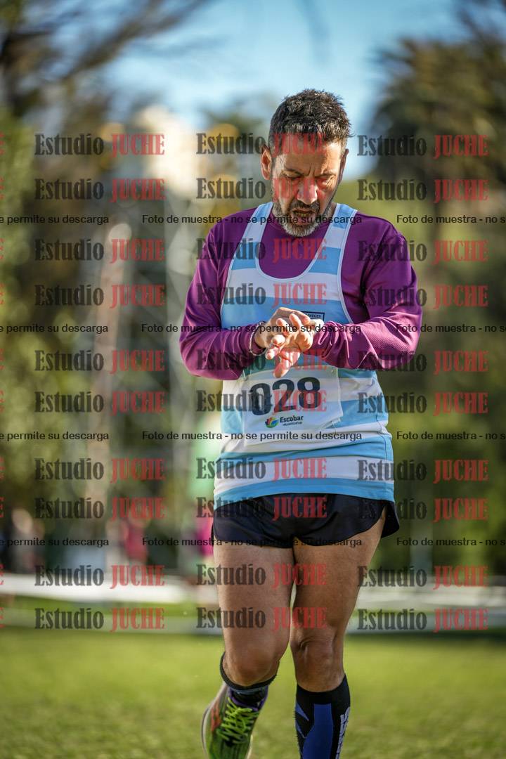 Fotos de la llegada del cross de 4000 m - varones