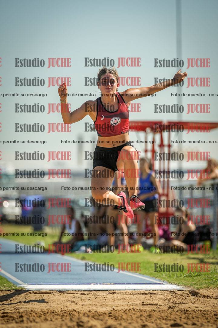 Fotos del salto en largo de mujeres - mayores