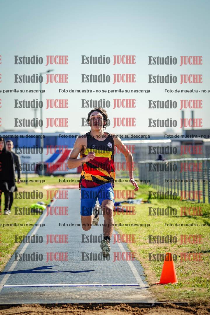 Fotos del salto en largo de varones