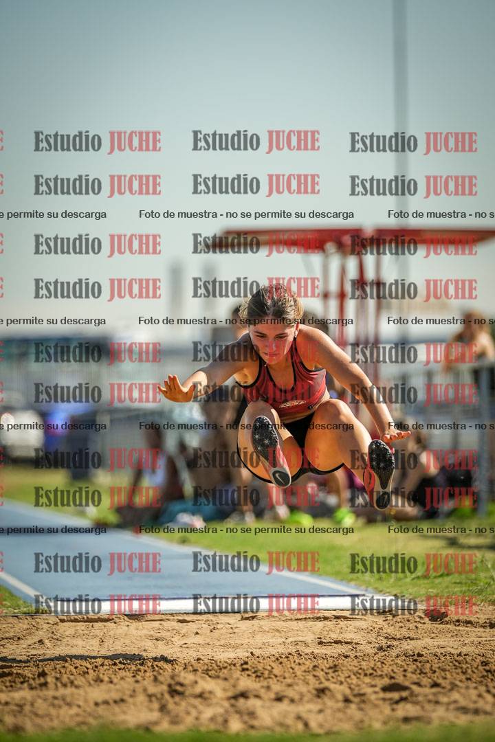 Fotos del salto en largo de mujeres - mayores