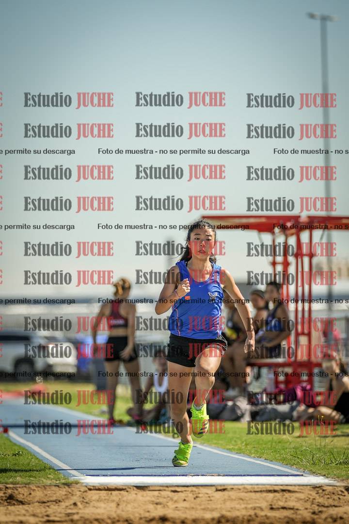 Fotos del salto en largo de mujeres - mayores