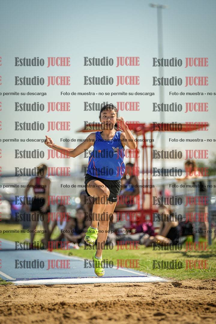 Fotos del salto en largo de mujeres - mayores