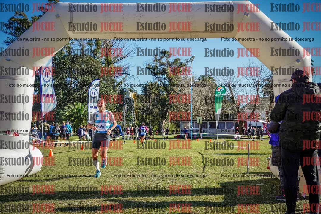 Fotos de la llegada del cross de 4000 m - varones
