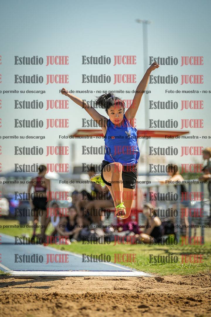 Fotos del salto en largo de mujeres - mayores