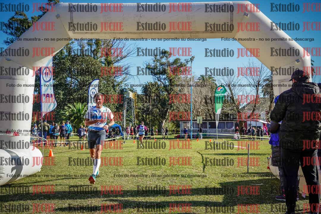 Fotos de la llegada del cross de 4000 m - varones