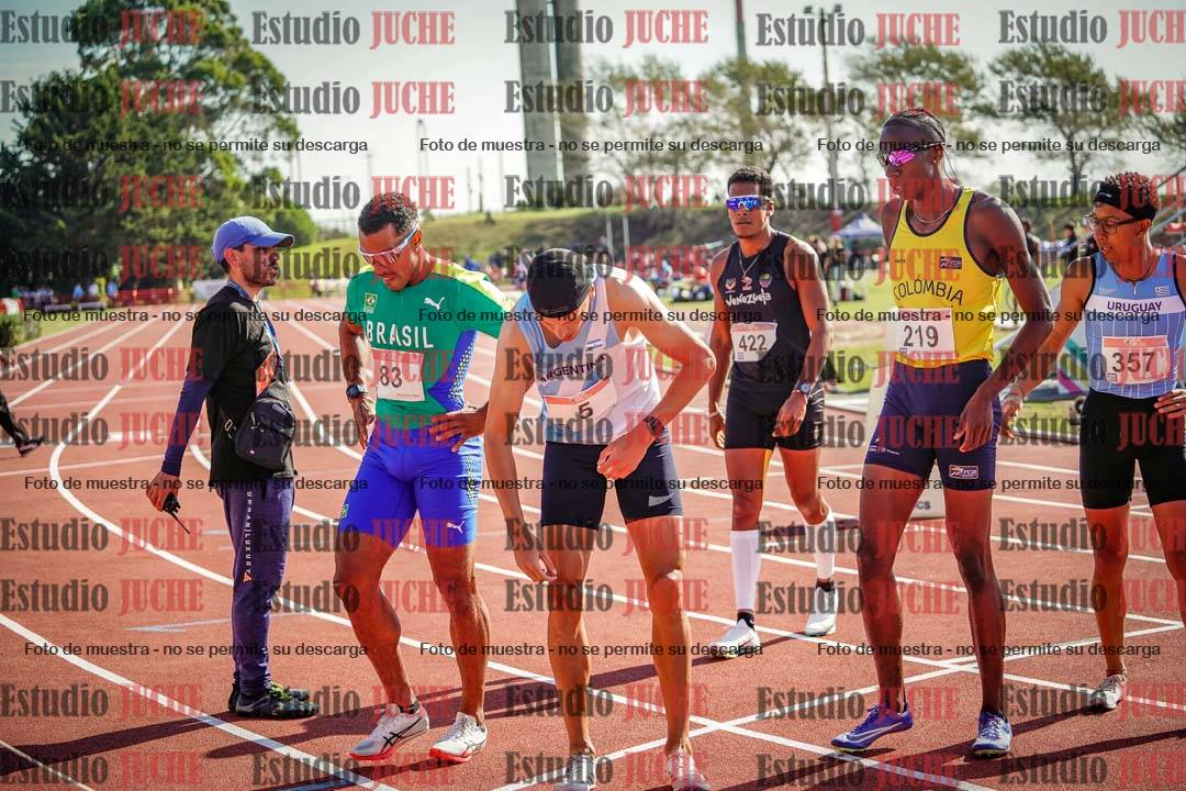 Fotos de algunos extras y podios del día 1