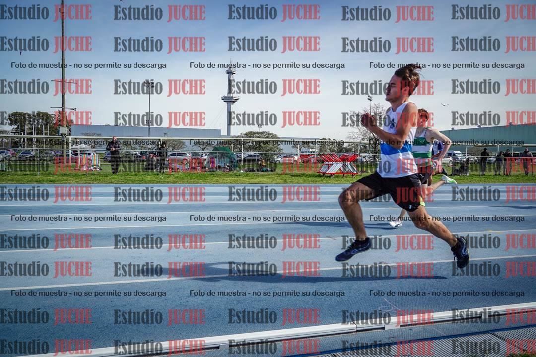 Fotos de los 100 m llanos de varones - U17
