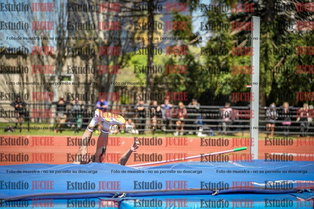 Fotos del salto en alto de varones