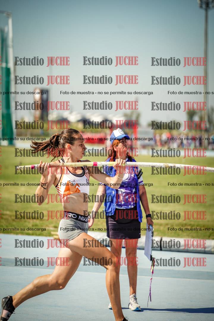 Fotos del salto con garrocha de mujeres y varones