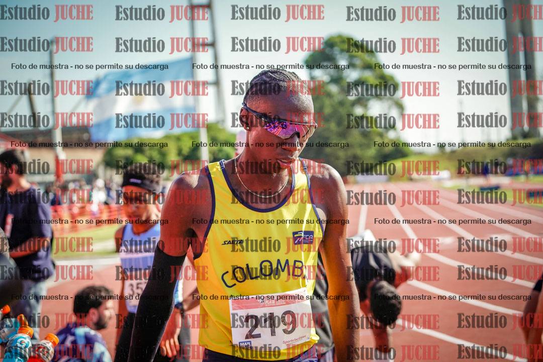 Fotos de algunos extras y podios del día 1