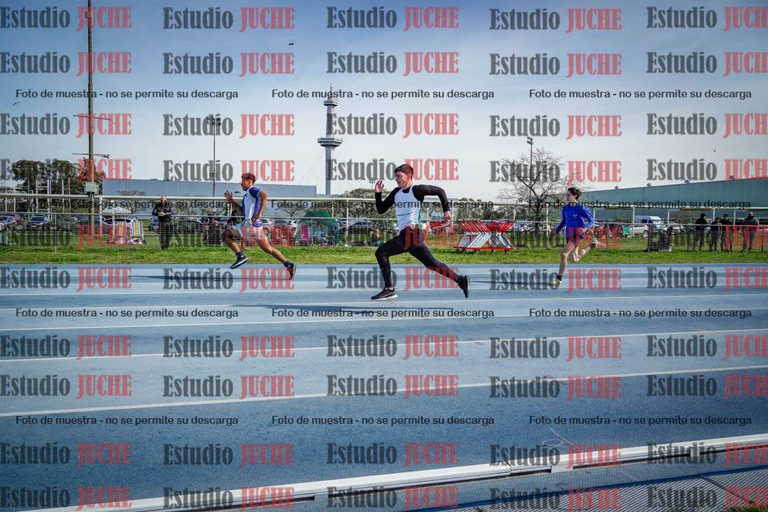 Fotos de los 100 m llanos de varones - U17