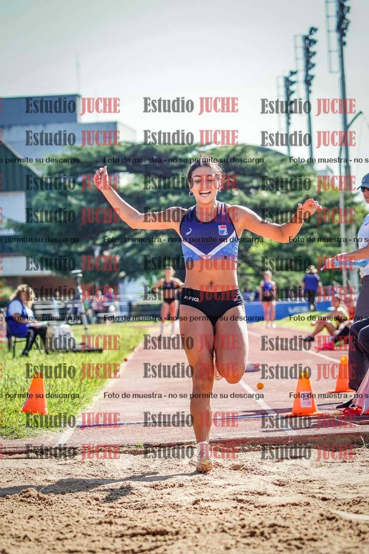 Fotos del salto en largo de mujeres
