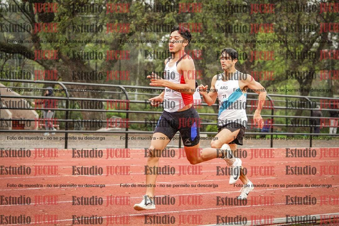 Fotos de los 800 m llanos de varones