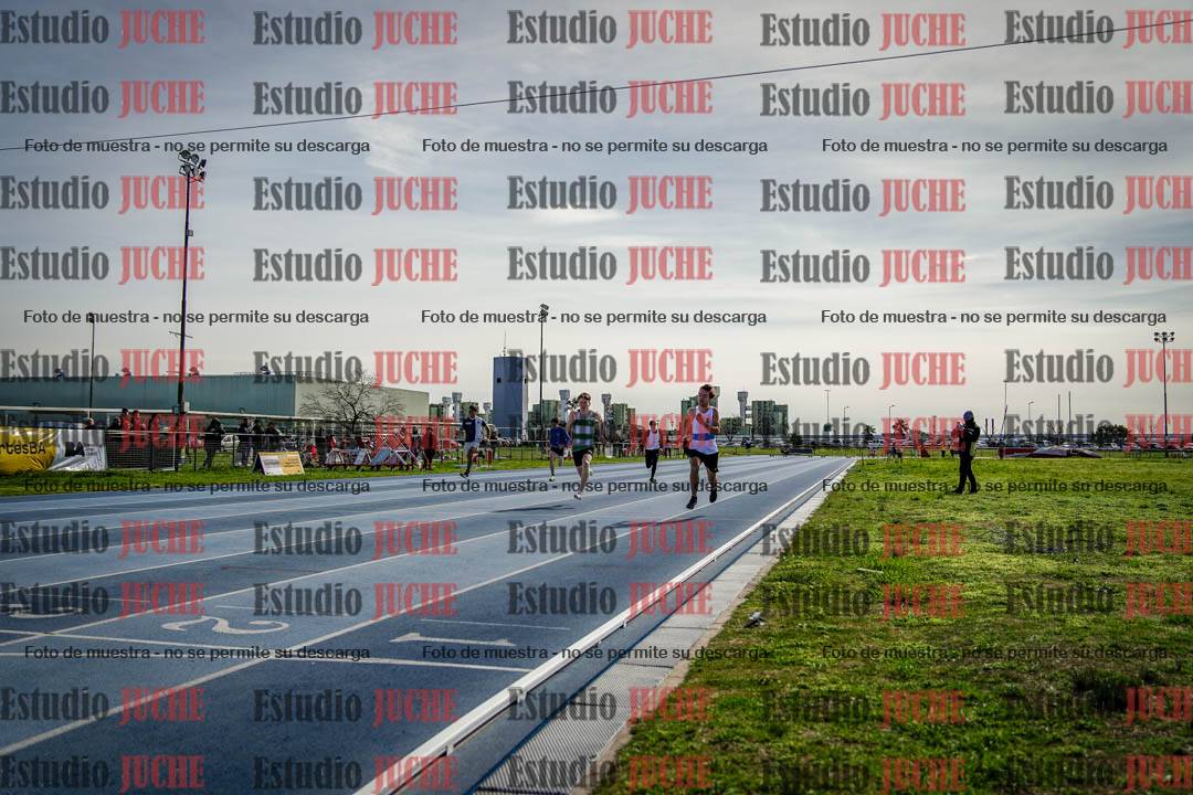 Fotos de los 100 m llanos de varones - U17