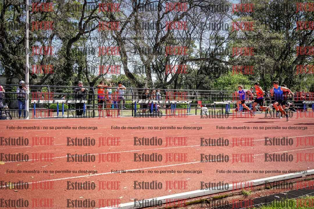 Fotos de los 80 m llanos de varones