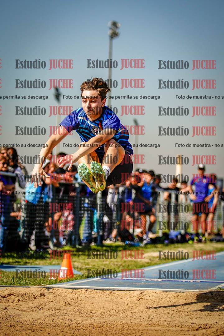 Fotos del salto en largo de varones
